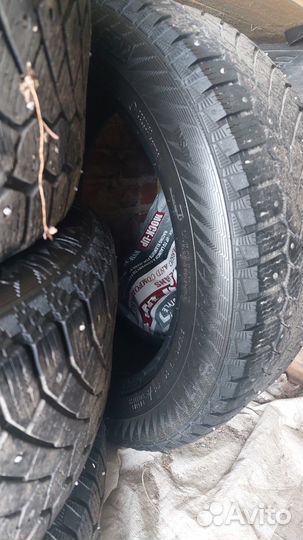 Gislaved Nord Frost 200 215/60 R17