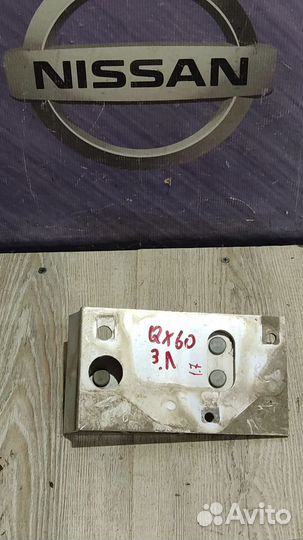 Кронштейн крепление усилителя бампера infiniti QX6