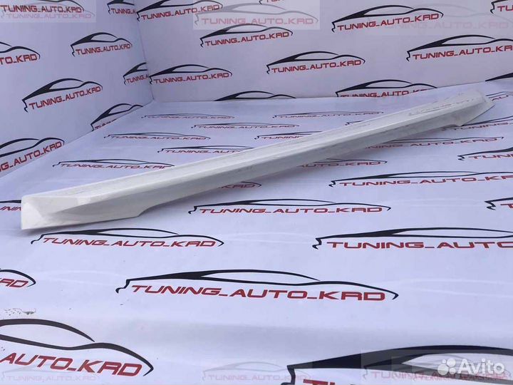 Спойлер под стекло Toyota Land Cruiser 200 U4857