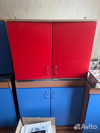 Кухонный навесной шкаф