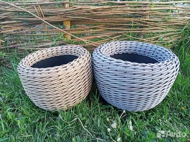 Кашпо из искусственного ротанга