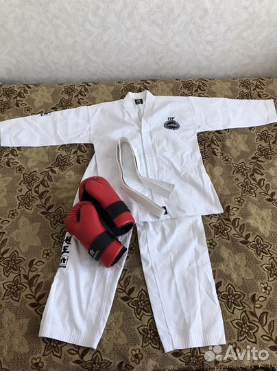 Добок для тхэквондо с перчатками