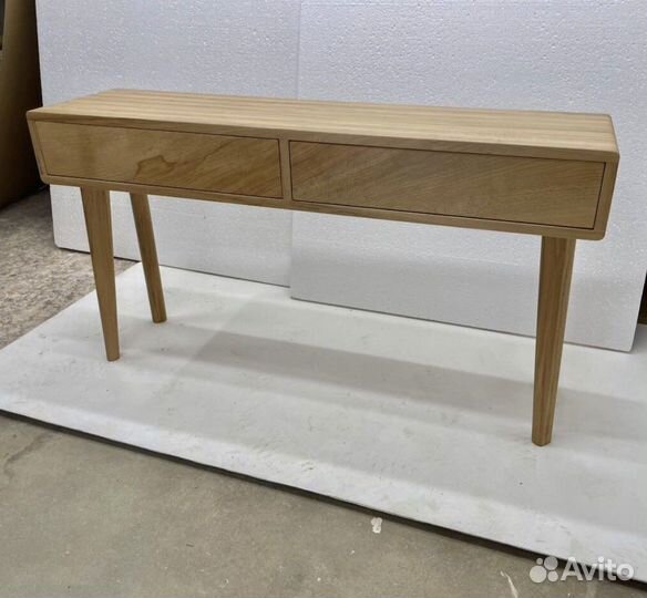 Консоль из массива бука дуба