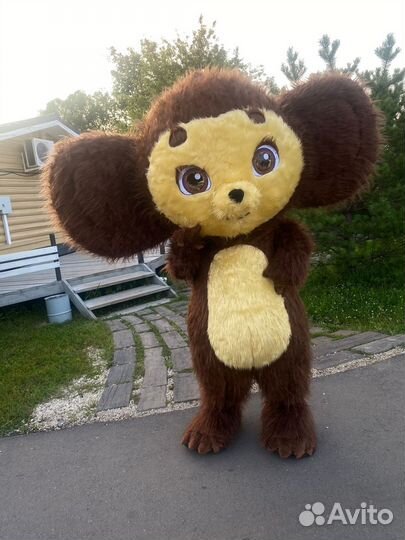 Большой белый медведь и чебурашка