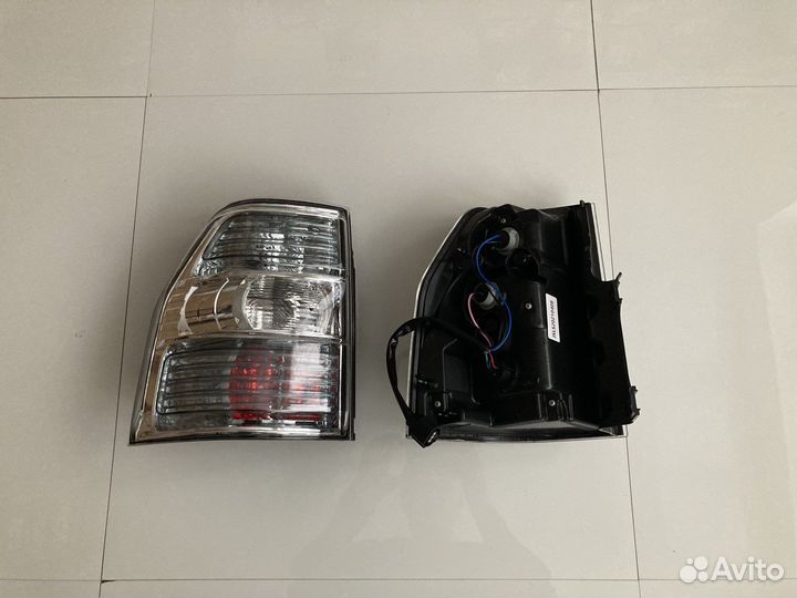 Фонарь задний (1шт) Mitsubishi Pajero IV