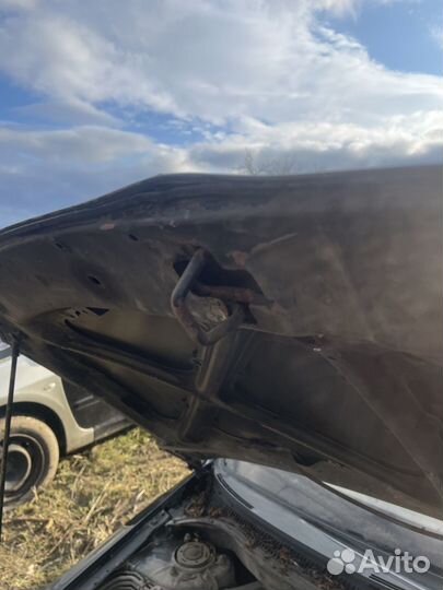 Капот (с дефектом) toyota avensis T 250