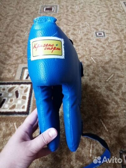 Кимоно(халат), синий пояс, защита, шлем, перчатки