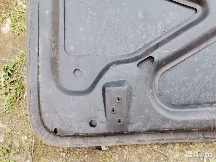 Крышка багажника на газ 21/новая