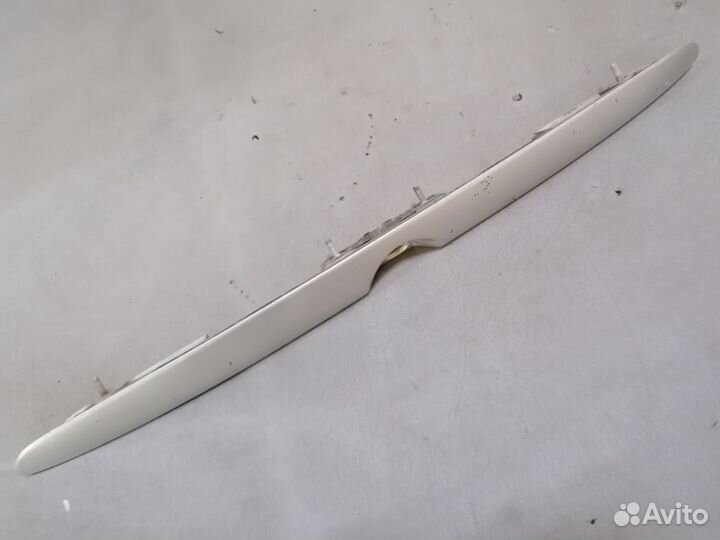 Накладка двери багажника для Mitsubishi Carisma