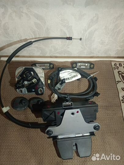 Замок крышки багажника volvo S80 2010-2013