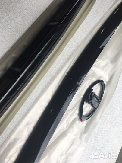 Сабли и эмблема Приора Черный лак