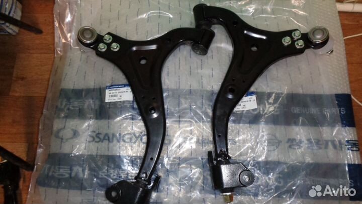 Рычаг передний нижний lh/rh Ссан Енг Актион Нью