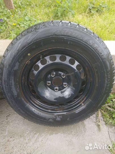 Bridgestone Blizzak Revo GZ 215/65 R16