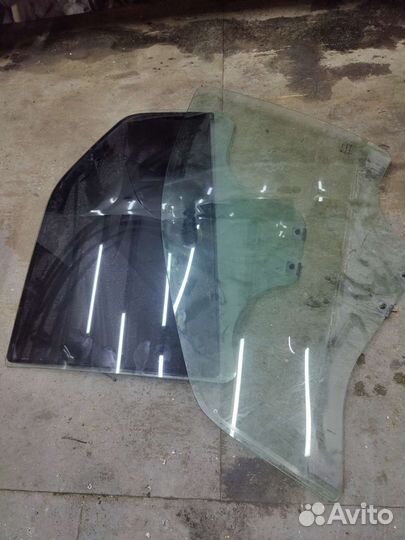 Стекла дверей Renault Logan до 2015