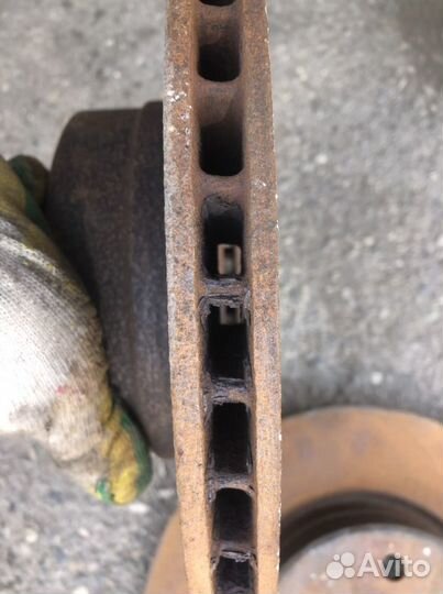 Диски тормозные задние BMW 5 E60 E61