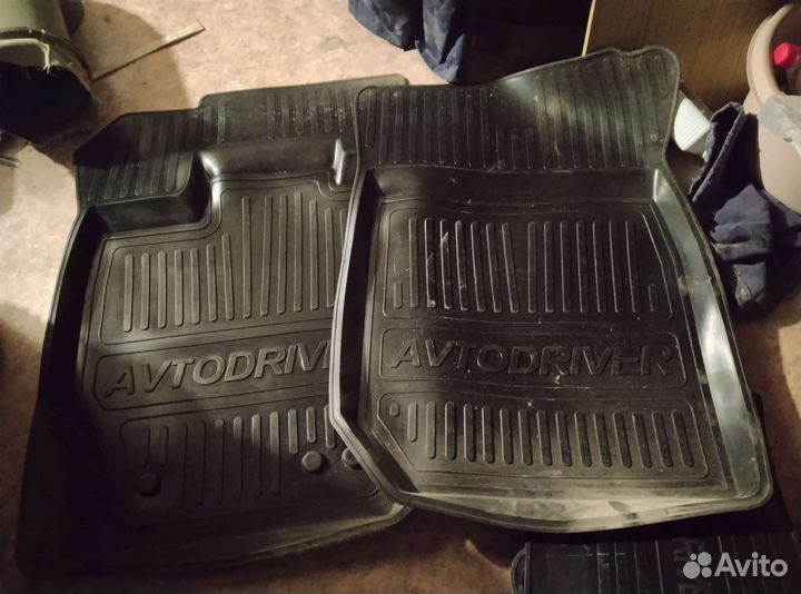 Автомобильные коврики резиновые
