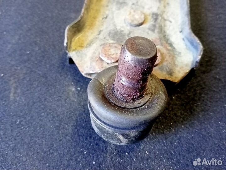 Рычаг подвески передний левый Daewoo Gentra B15D2