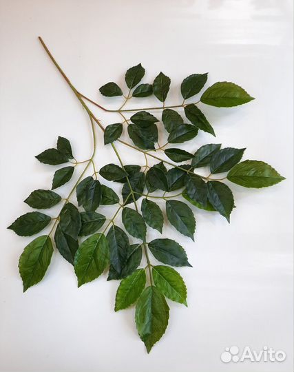 Искусственные ветки деревьев