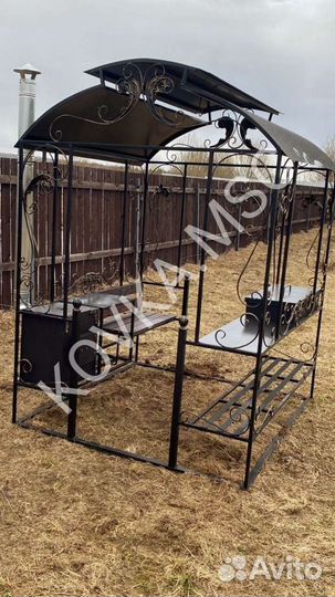 Мангал с крышей