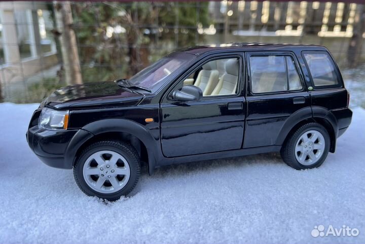 Land rover freelander 1:18 Ertl