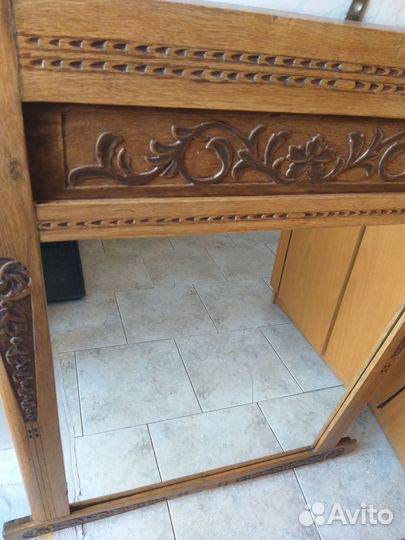 Зеркало старинное в раме