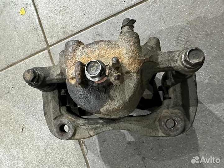 Суппорт hyundai solaris