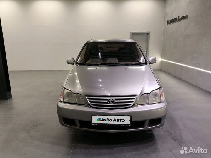 Toyota Gaia 2.0 AT, 2001, 300 000 км