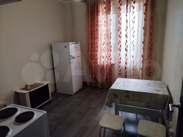 1-к. квартира, 38 м², 10/15 эт.