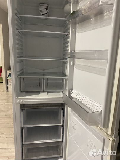 Холодильник бу отдам бесплатно