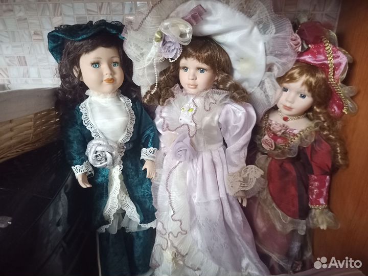 Винтажные фарфоровые куклы набором