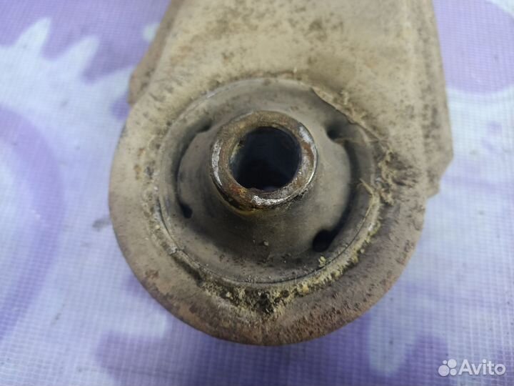 Рычаг передний левый/правый Volkswagen Passat B3