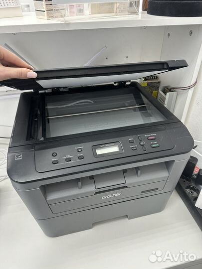Лазерное мфу DCP-L2520DR Принтер