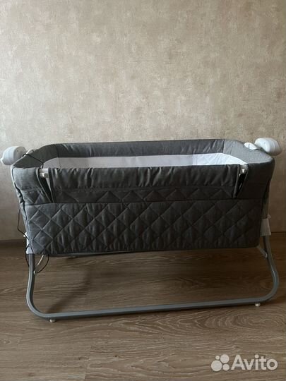 Колыбель с электрической системой укачивания