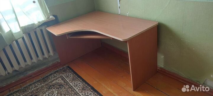 Компьютерный стол угловой