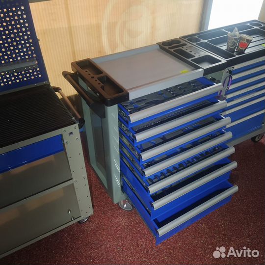 Тележка с набором инструментов 256 пр. 7 ящиков