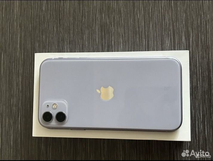 Телефон iPhone 11