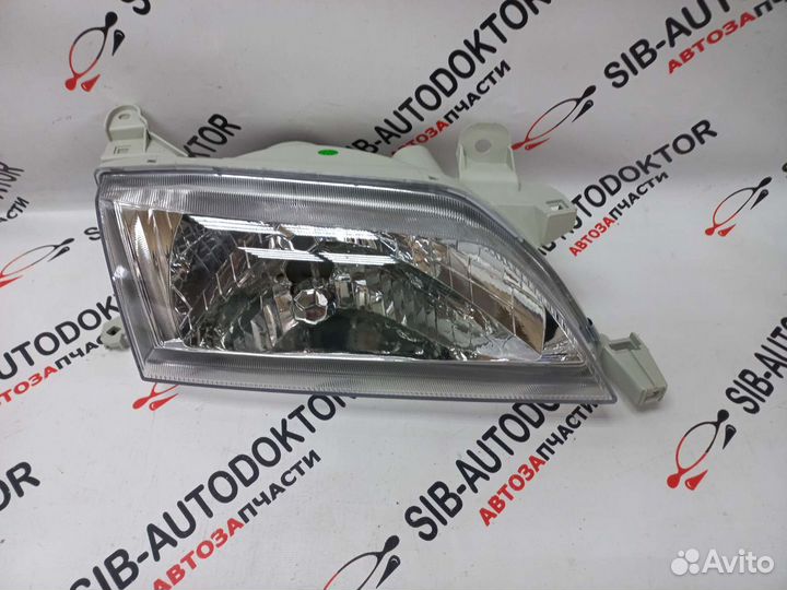 Фара левая правая toyota corona Premio 98-01