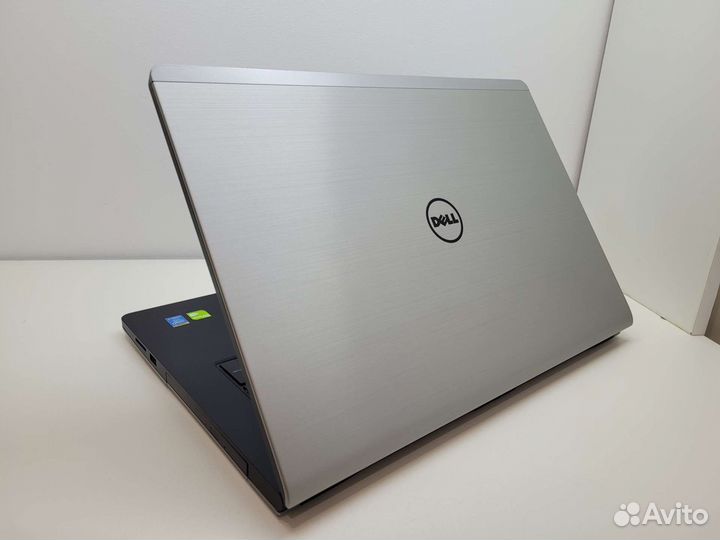Ноутбук 17.3 Dell Inspiron i7/8Гб/120+1000Гб/840M