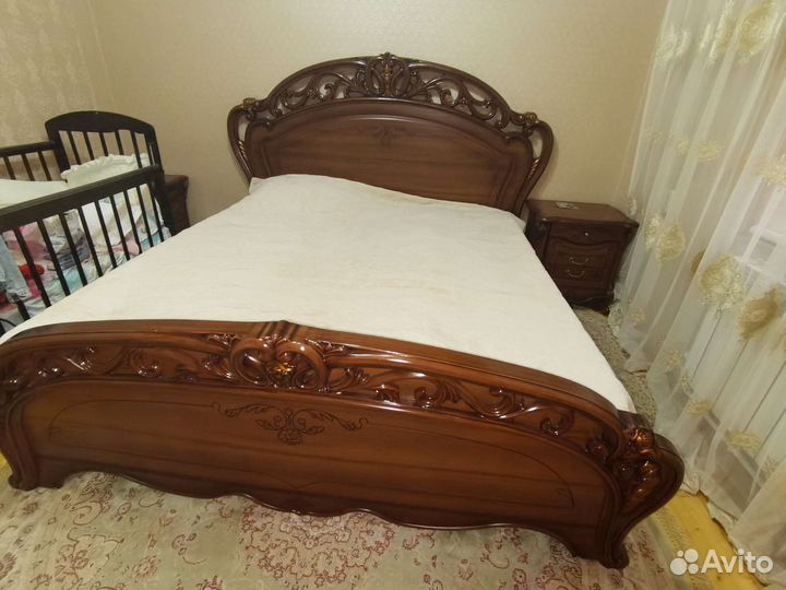 Спальный гарнитур