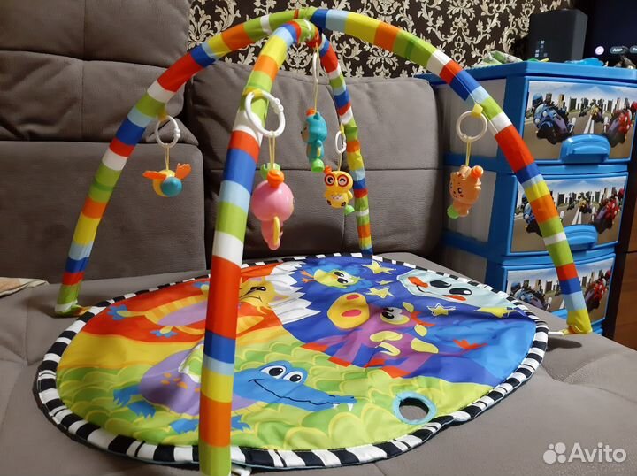 Развивающий коврик для новорожденных