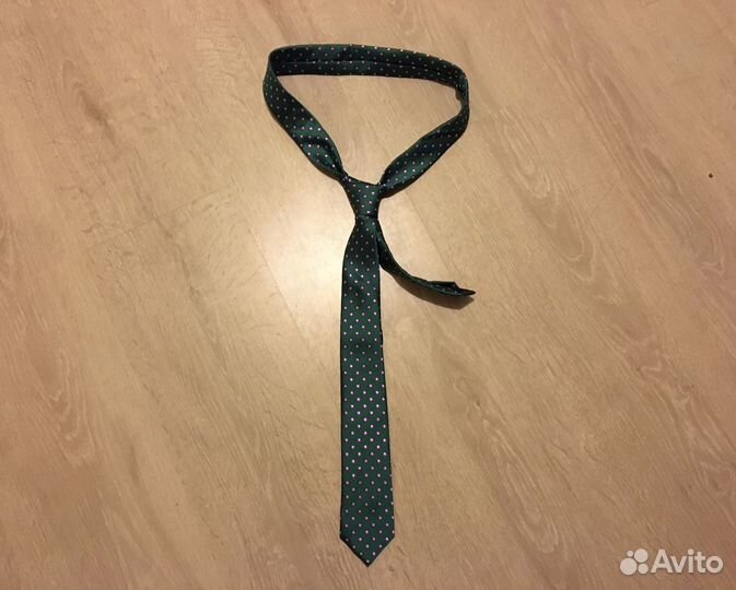 Галстук зеленый Мегафон / Доставка