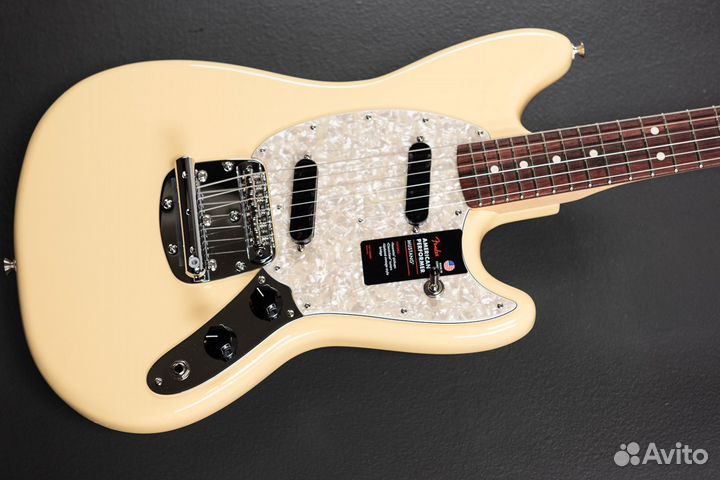 Fender American Performer Mustang