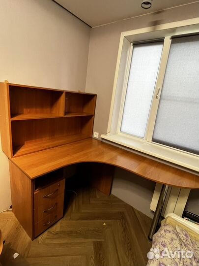 Письменный стол/компьютерный стол