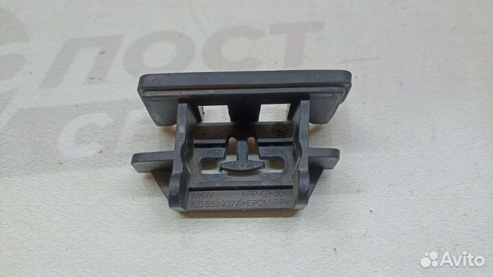 Кронштейн левый Porsche Cayenne 957 M48.01 2007