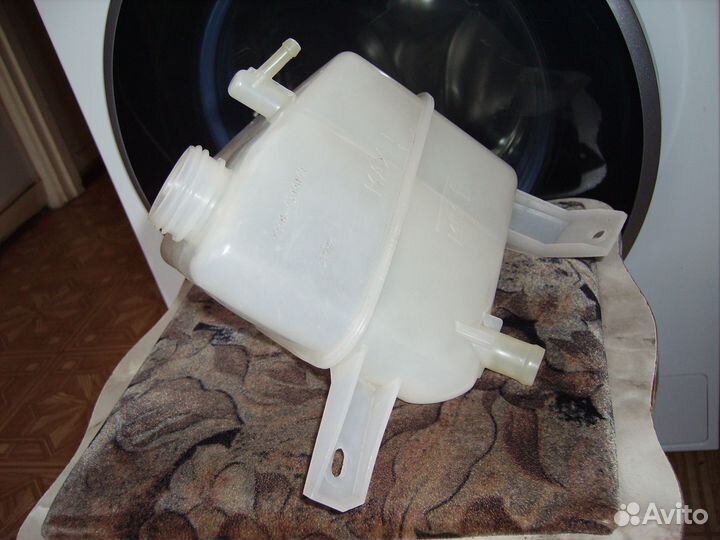 Бачок омывателя LADA granta, пробка бензобака газ