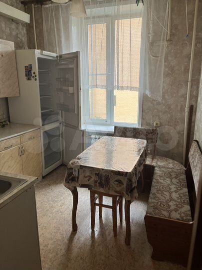 2-к. квартира, 52 м², 2/4 эт.