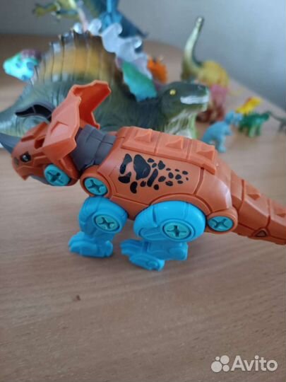 Динозавры игрушки