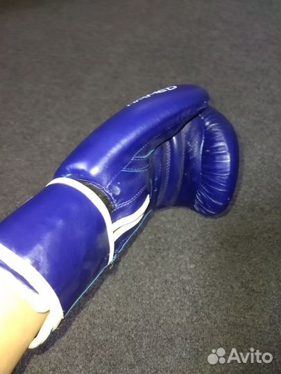 Боксерские перчатки 10 oz