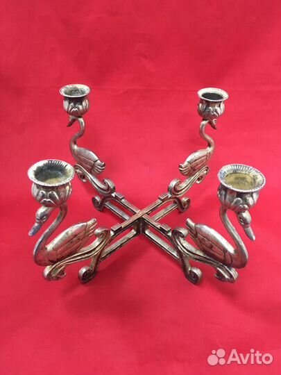 Графин старинный на подставке с подсвечниками