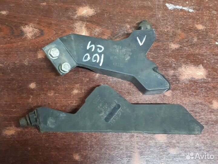 Кронштейн трапеции дворников ауди 100 с4